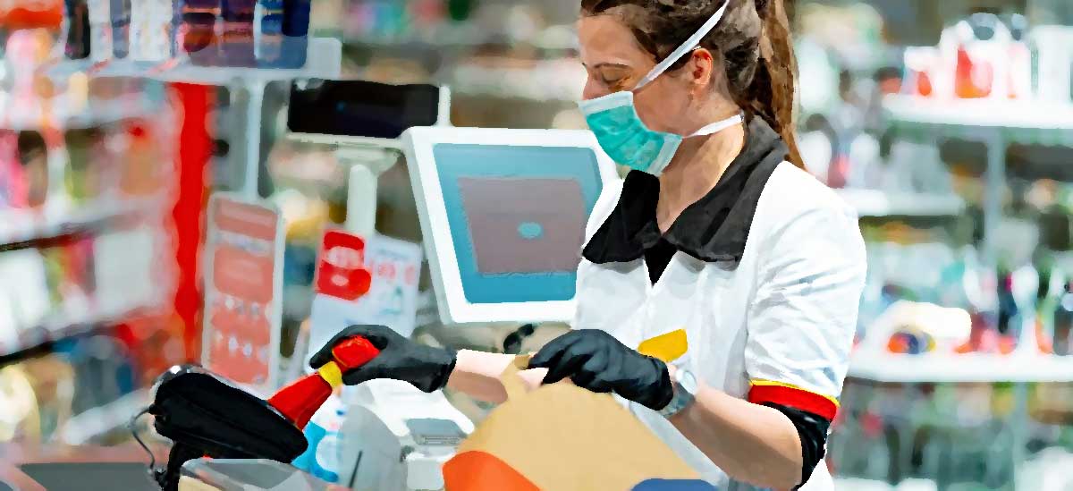 cassiera supermercato mascherina